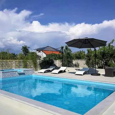 With A Swimming Pool - By Ta Leut Tourist Agency * Privlaka (Zadar)