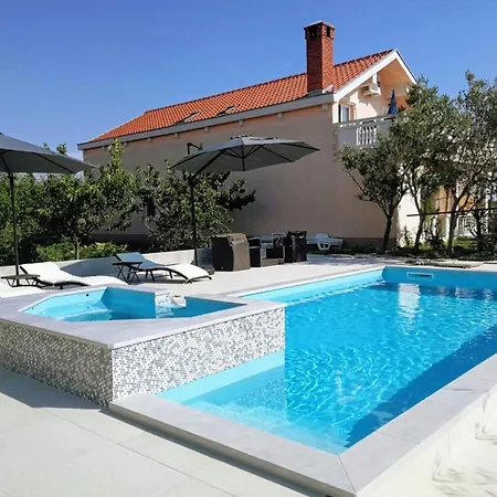 With A Swimming Pool - By Ta Leut Tourist Agency * Privlaka (Zadar)