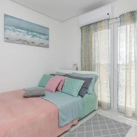 With A Swimming Pool - By Ta Leut Tourist Agency Apartamento *