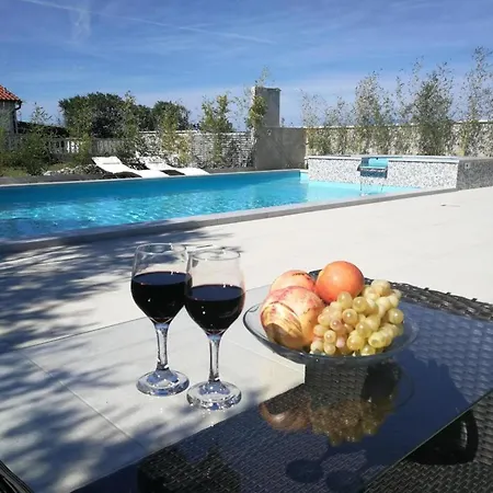 With A Swimming Pool - By Ta Leut Tourist Agency * Privlaka (Zadar)